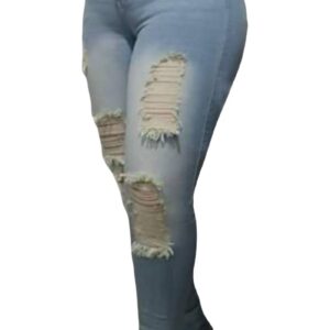 Modelo usando jeans Super Skinny Fit Levanta Cola vista lateral completa