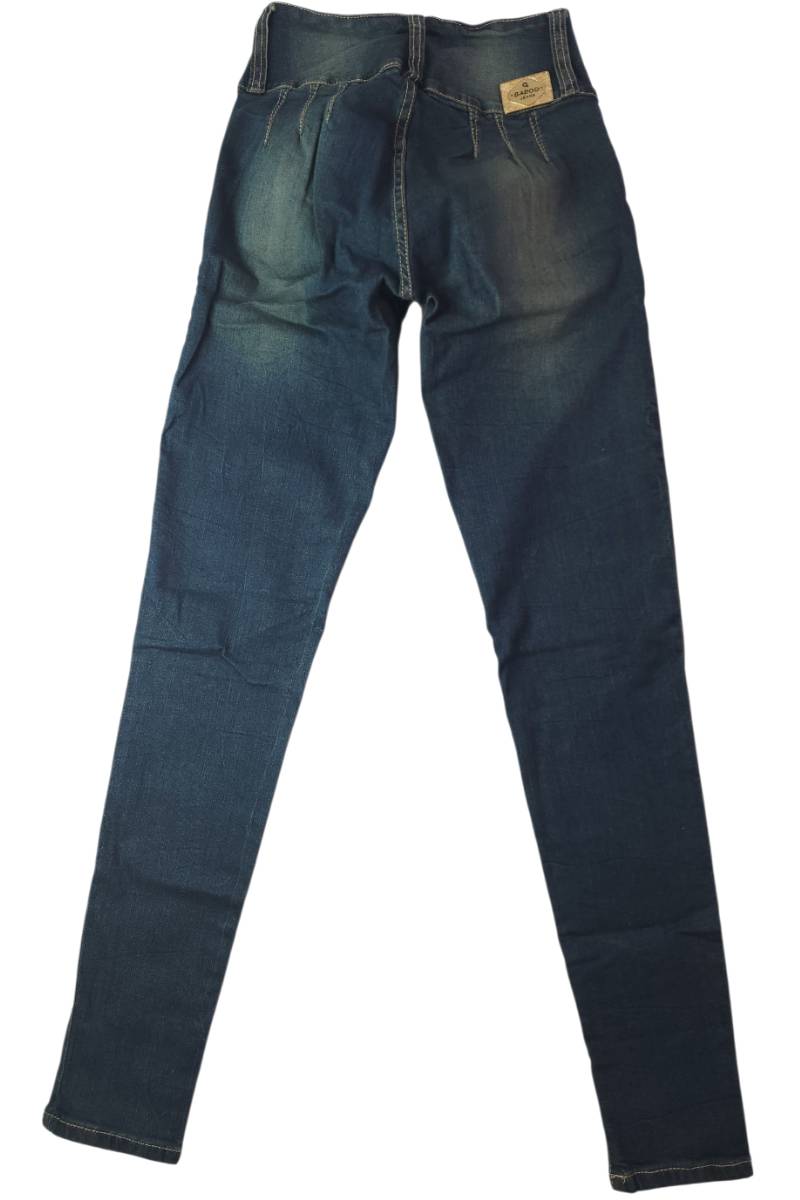 Jeans de mujer corte Slim Fit vista plana de espalda completamente lisa