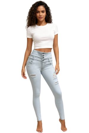 Modelo luciendo Jeans Skinny Fit color Hielo con doble pretina escultural de 4 botones y rotos frontales